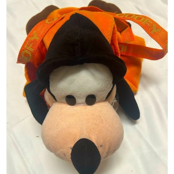Disney Store  vintage Goofy plush backpack in excellent condition - Picture 7 of 10